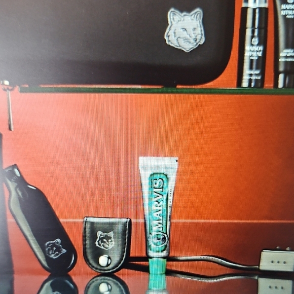 Kenzo Black Travel Accessory Set - Picture 3 of 16